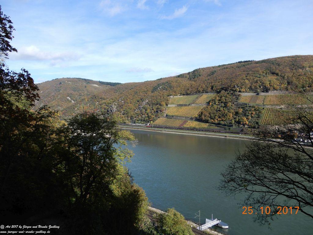 Philosophische Bildwanderung Rheinburgenweg - Trechtingshausen - Burg Reichenstein  - Morgenbachtal - Eselspfad  - Burg Rheinstein - Schweizerhaus - Trechtingshausen - Hunsrück