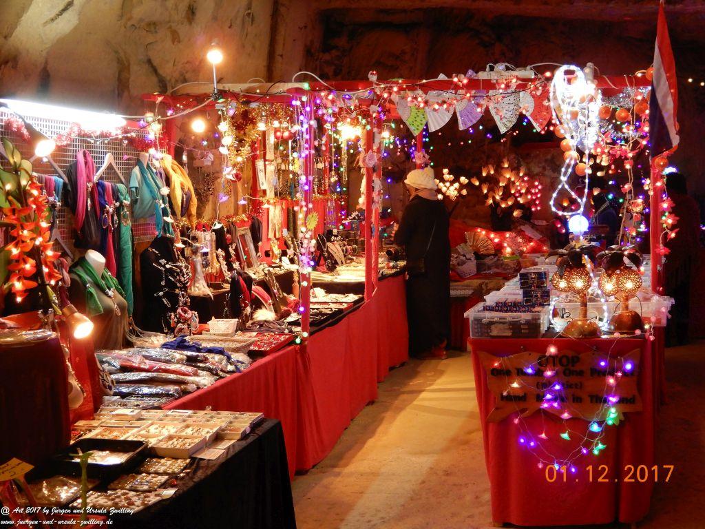 Weihnachtsmarkt Fluweelengrotte  Kerstad Valkenburg aan de Geul Niederlande