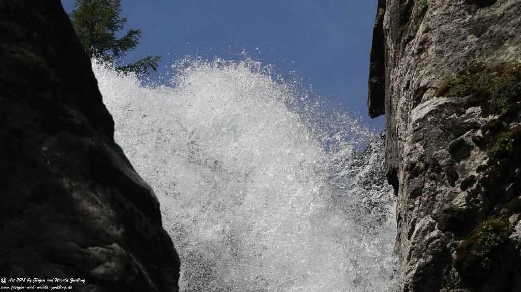 Philosophische Bildwanderung Wassserfall Bérard - Le Buet - Vallorcine Mont Blanc - Frankreich