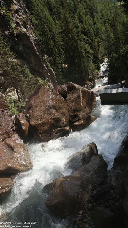 Philosophische Bildwanderung Wassserfall Bérard - Le Buet - Vallorcine Mont Blanc - Frankreich