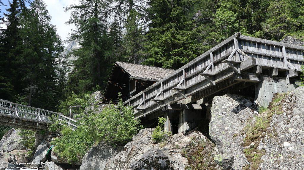 Philosophische Bildwanderung Wassserfall Bérard - Le Buet - Vallorcine Mont Blanc - Frankreich