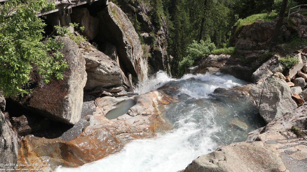 Philosophische Bildwanderung Wassserfall Bérard - Le Buet - Vallorcine Mont Blanc - Frankreich