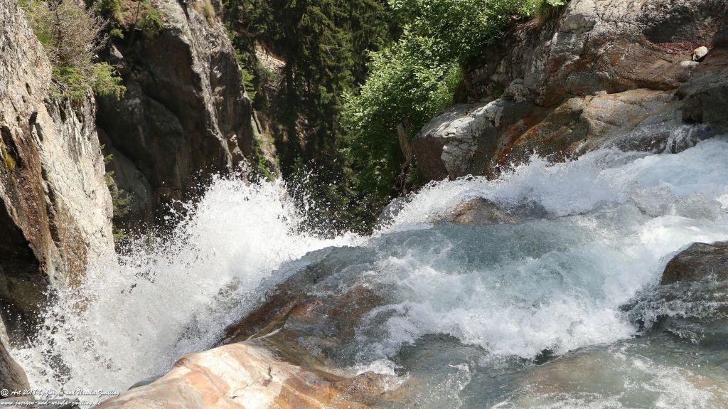 Philosophische Bildwanderung Wassserfall Bérard - Le Buet - Vallorcine Mont Blanc - Frankreich