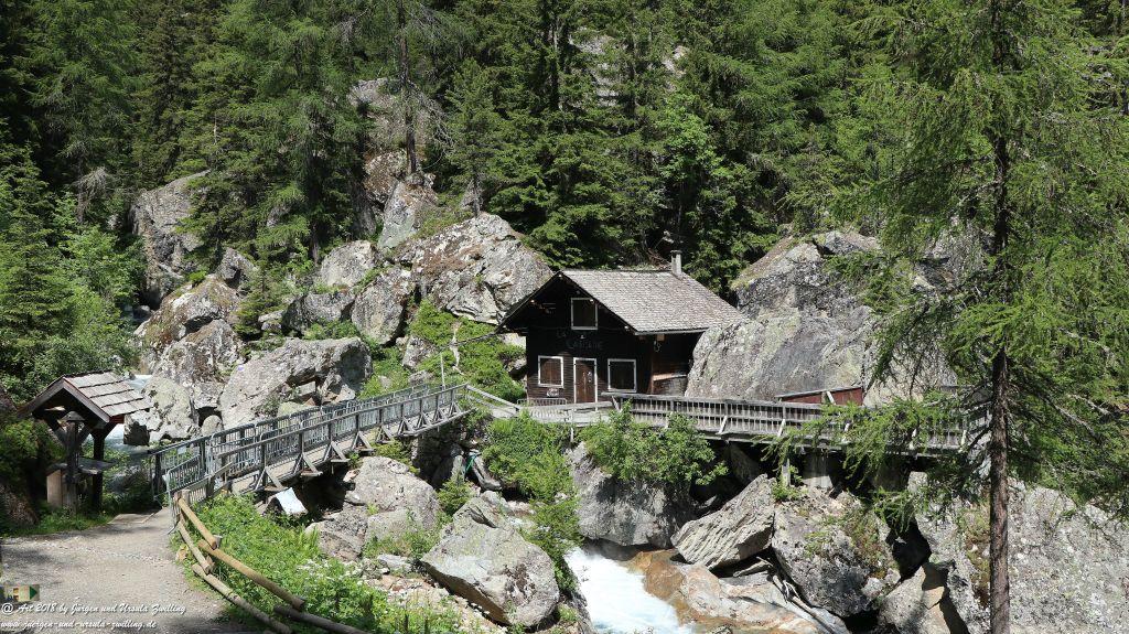 Philosophische Bildwanderung Wassserfall Bérard - Le Buet - Vallorcine Mont Blanc - Frankreich