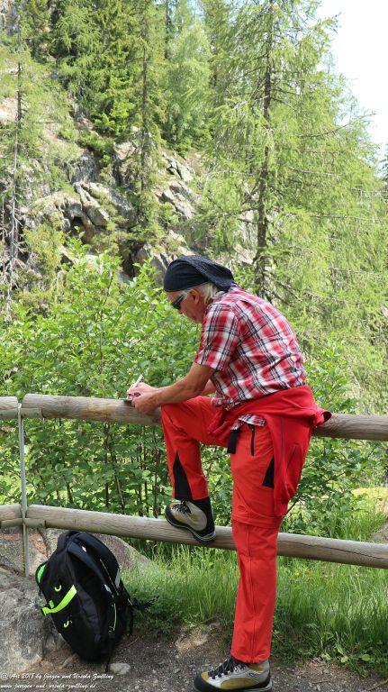 Philosophische Bildwanderung Wassserfall Bérard - Le Buet - Vallorcine Mont Blanc - Frankreich