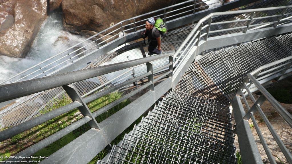 Philosophische Bildwanderung Wassserfall Bérard - Le Buet - Vallorcine Mont Blanc - Frankreich