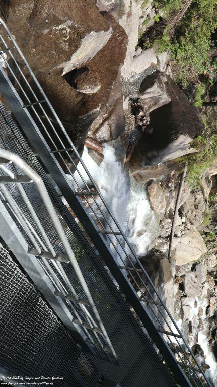 Philosophische Bildwanderung Wassserfall Bérard - Le Buet - Vallorcine Mont Blanc - Frankreich