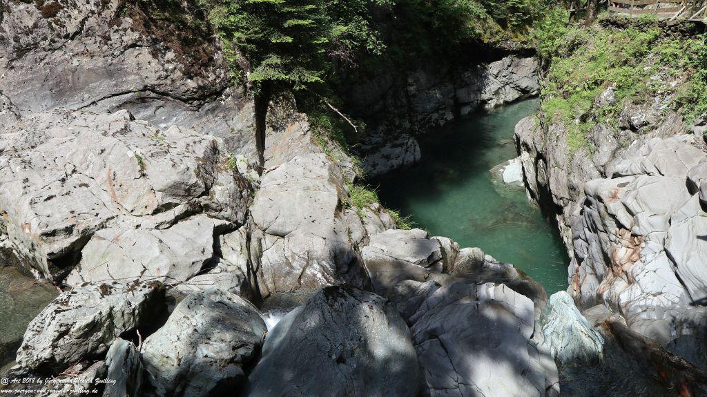 Philosophische Bildwanderung Gorges de la Diosaz -Wasserfall - Servoz Mont-Blanc - Frankreich