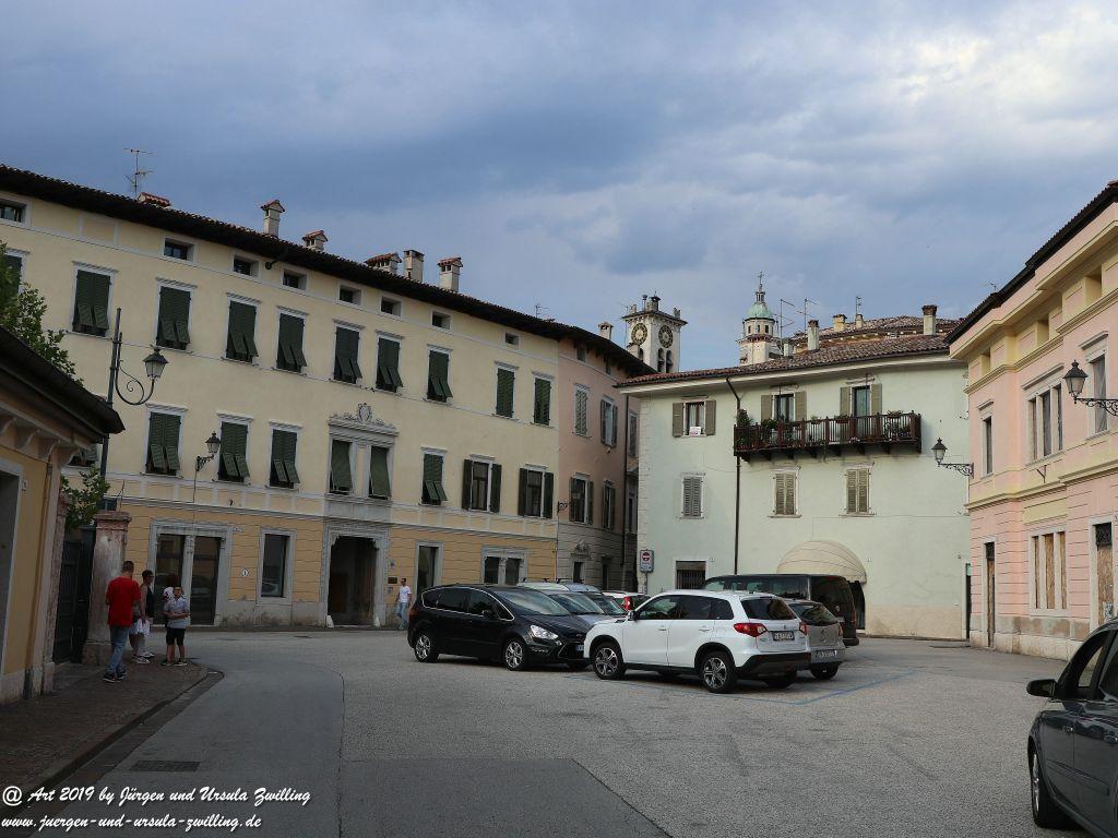 Rovereto - Oberitalien im Trentiner Etschtal am Leno Italien