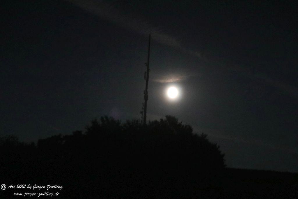 Oktober Mond 2021 über Hackenheim