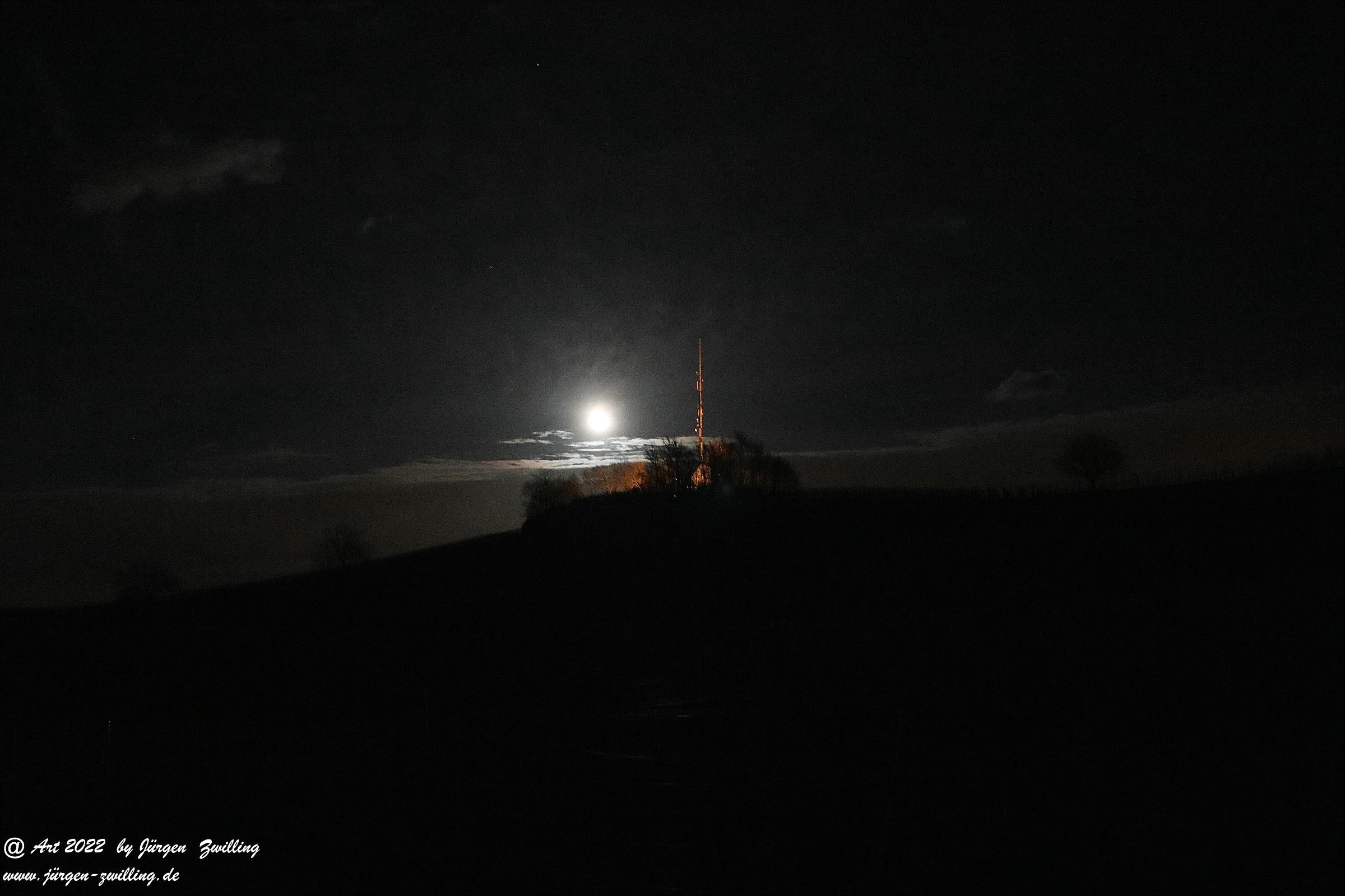 Mond über Kirchberg Hackenheim  5