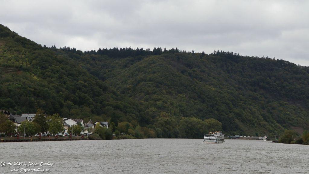 Moselufer Beilsein -Burg Metternich - Beilstein an der Mosel