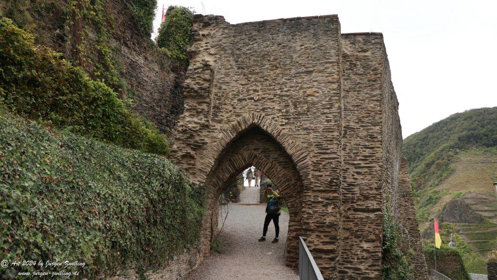 Moselufer Beilsein  -Burg Metternich - Beilstein an der Mosel
