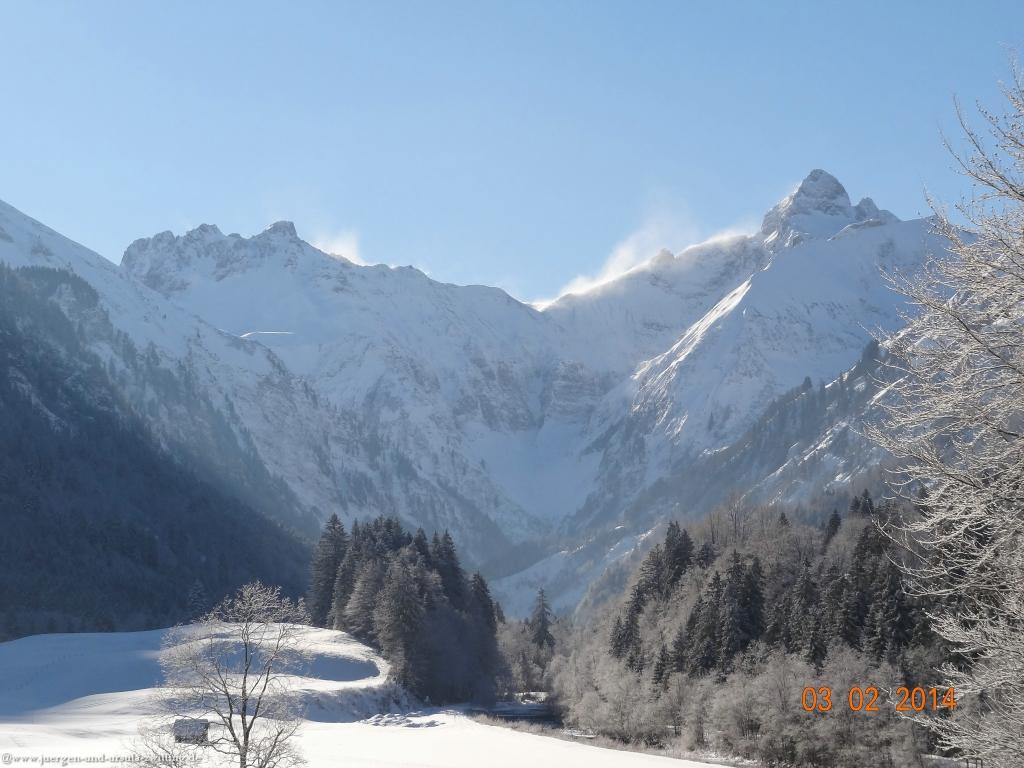 Philosophische Bildwanderung - Winterwanderung- Allgaeu Gerstruben - ein Bergdorf im Winter