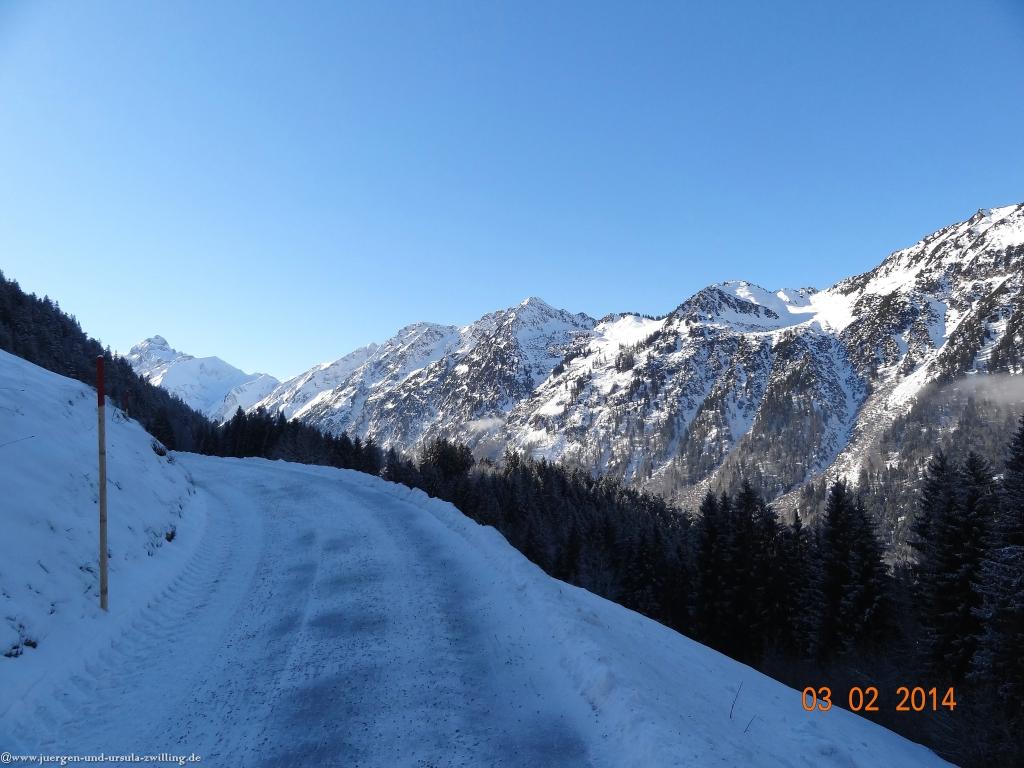 Philosophische Bildwanderung - Winterwanderung- Allgaeu Gerstruben - ein Bergdorf im Winter