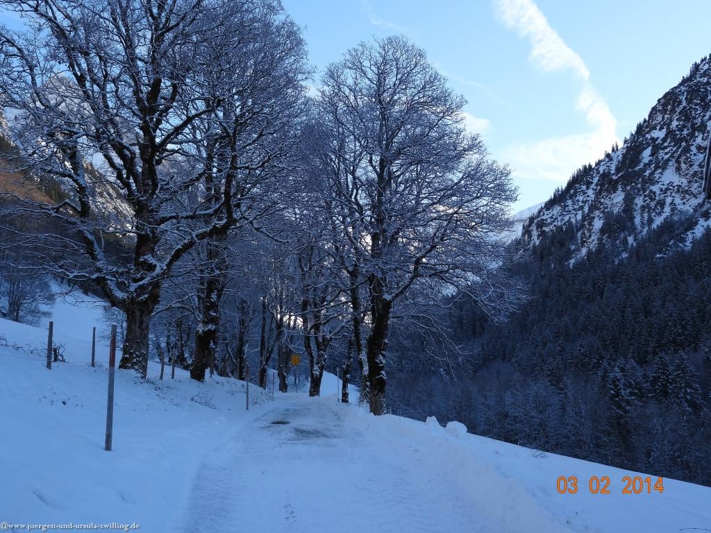 Philosophische Bildwanderung - Winterwanderung- Allgaeu Gerstruben - ein Bergdorf im Winter