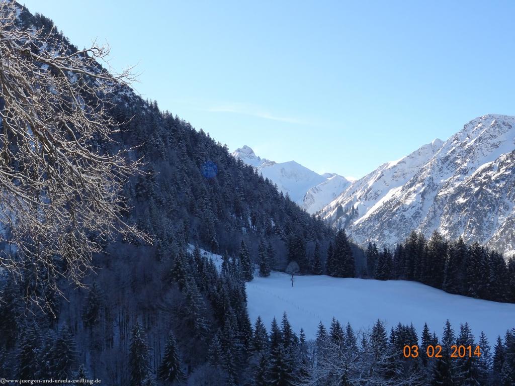 Philosophische Bildwanderung - Winterwanderung- Allgaeu Gerstruben - ein Bergdorf im Winter