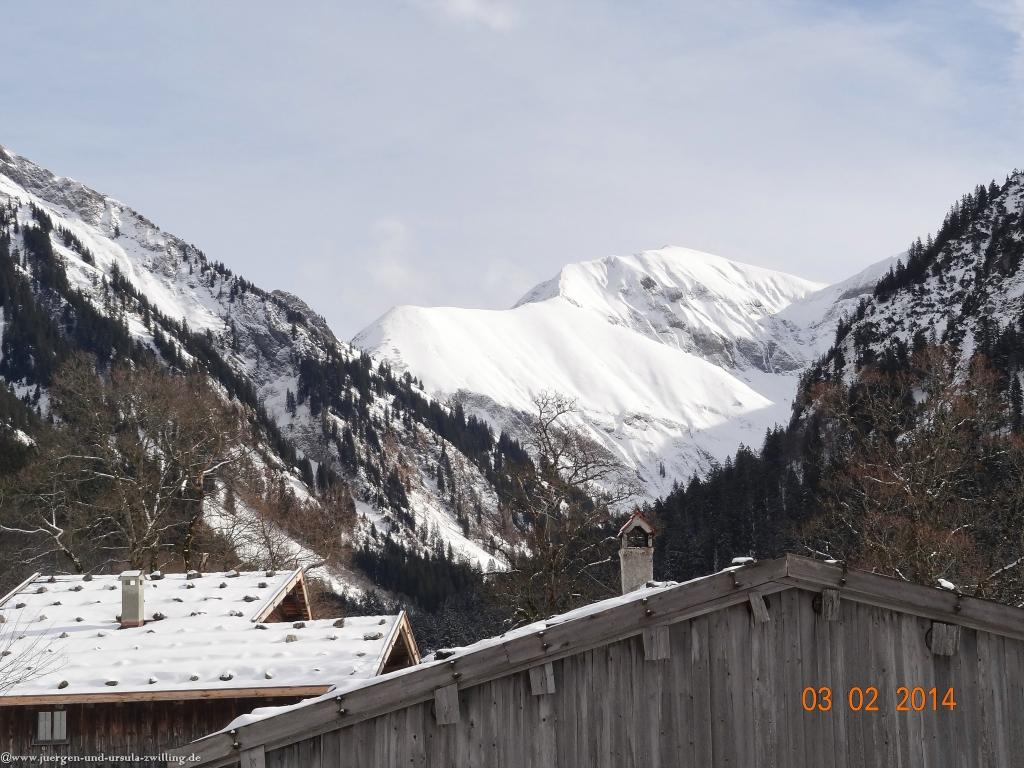 Philosophische Bildwanderung - Winterwanderung- Allgaeu Gerstruben - ein Bergdorf im Winter
