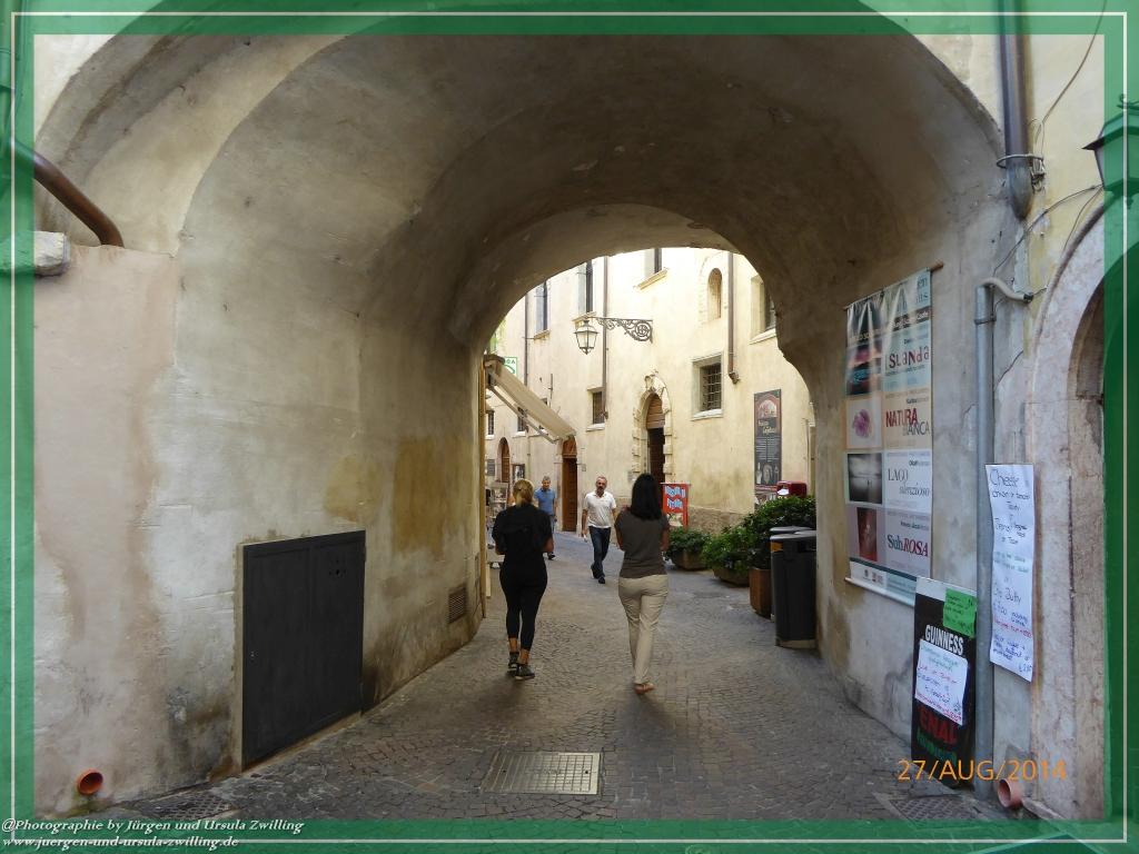 Philosophische Bildwanderung – eine Zeitreise Gardasee - Riva del Garda -  Malcesine - Monte Baldo – Sirmione - Grotta Cascata del Varonel -  Abschied über Ledrosee