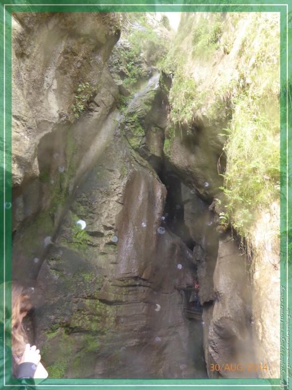 Philosophische Bildwanderung – eine Zeitreise Gardasee - Riva del Garda - Malcesine - Monte Baldo – Sirmione - Grotta Cascata del Varonel - Abschied über Ledrosee