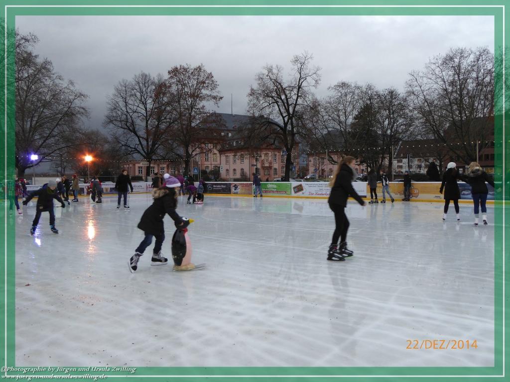 Weihnachtsmarkt im Mainz 2014 am kurfürstlichen Schloss Mainz