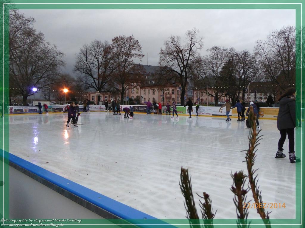 Weihnachtsmarkt im Mainz 2014 am kurfürstlichen Schloss Mainz
