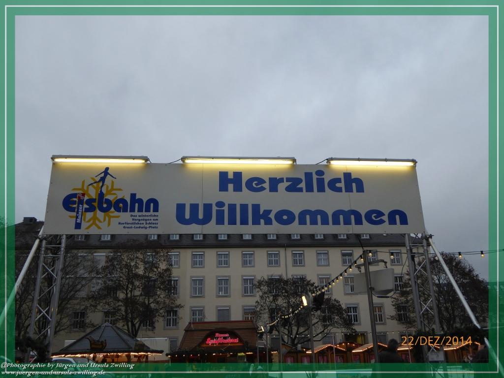 Weihnachtsmarkt im Mainz 2014 am kurfürstlichen Schloss Mainz