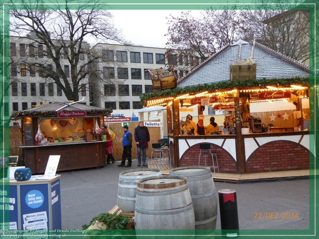 Weihnachtsmarkt im Mainz 2014 am kurfürstlichen Schloss Mainz