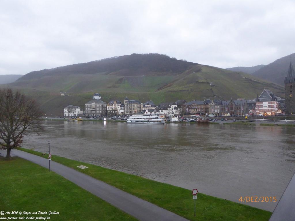 Philosophische Bildwanderung Wanderweg-Bernkasteler-Bärensteig - Seitensprung mit Weihnachtsmarkt im mittelalterlichen Bernkastel-Kues