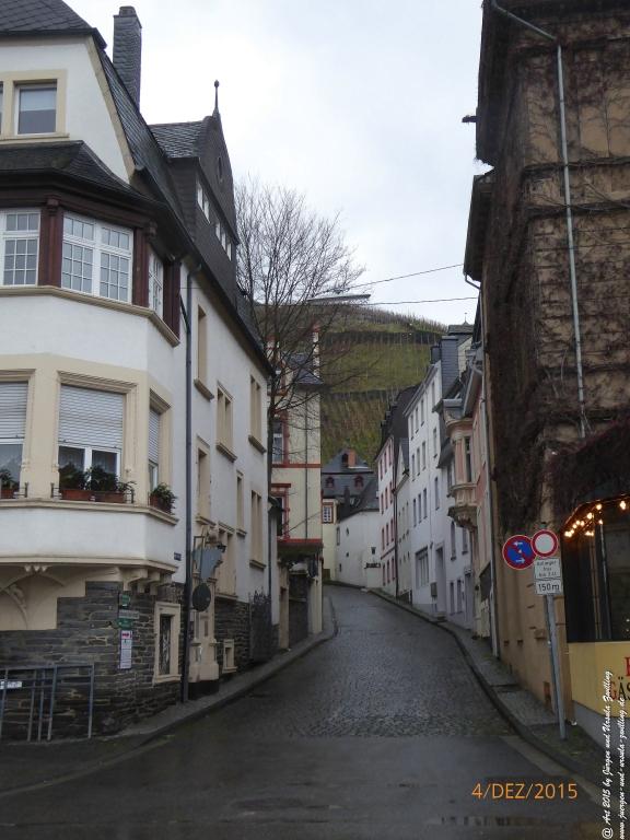 Philosophische Bildwanderung Wanderweg-Bernkasteler-Bärensteig - Seitensprung mit Weihnachtsmarkt im mittelalterlichen Bernkastel-Kues