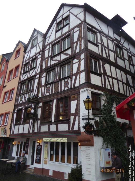 Philosophische Bildwanderung Wanderweg-Bernkasteler-Bärensteig - Seitensprung mit Weihnachtsmarkt im mittelalterlichen Bernkastel-Kues