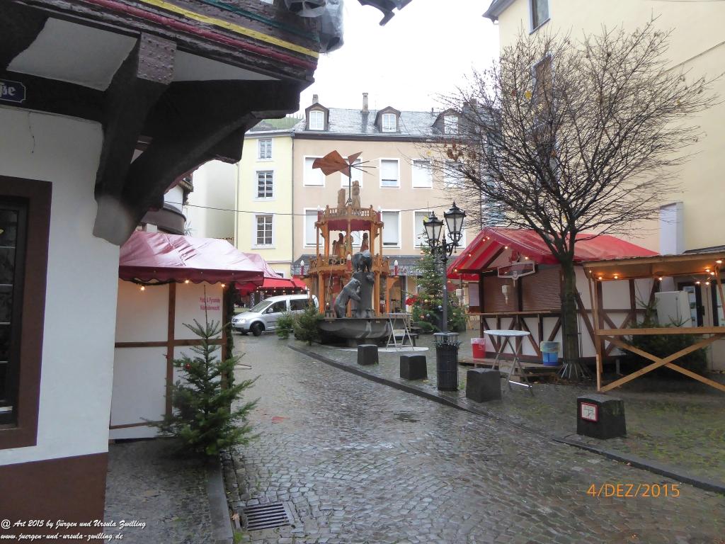 Philosophische Bildwanderung  Wanderweg-Bernkasteler-Bärensteig - Seitensprung mit Weihnachtsmarkt im mittelalterlichen Bernkastel-Kues