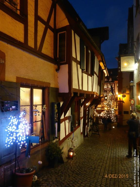 Philosophische Bildwanderung Wanderweg-Bernkasteler-Bärensteig - Seitensprung mit Weihnachtsmarkt im mittelalterlichen Bernkastel-Kues