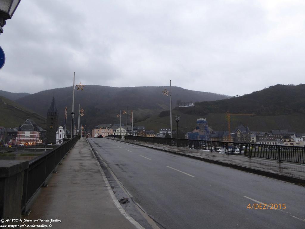 Mittelalterliches Bernkastel-Kues mit Weihnachtsmarkt