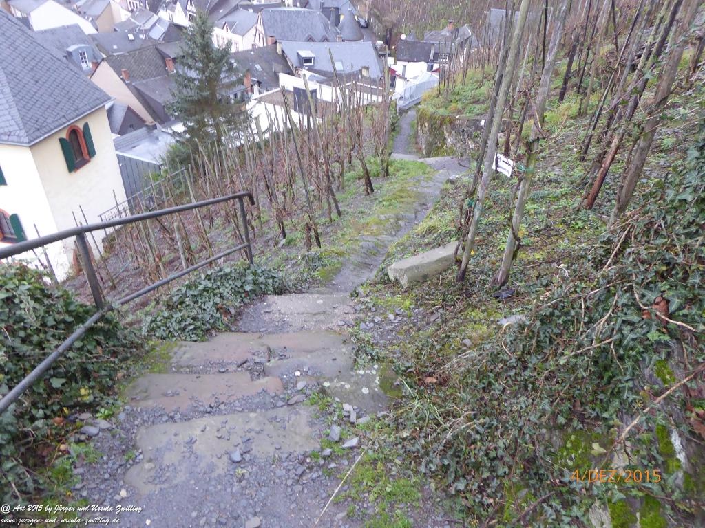 Mittelalterliches Bernkastel-Kues mit Weihnachtsmarkt