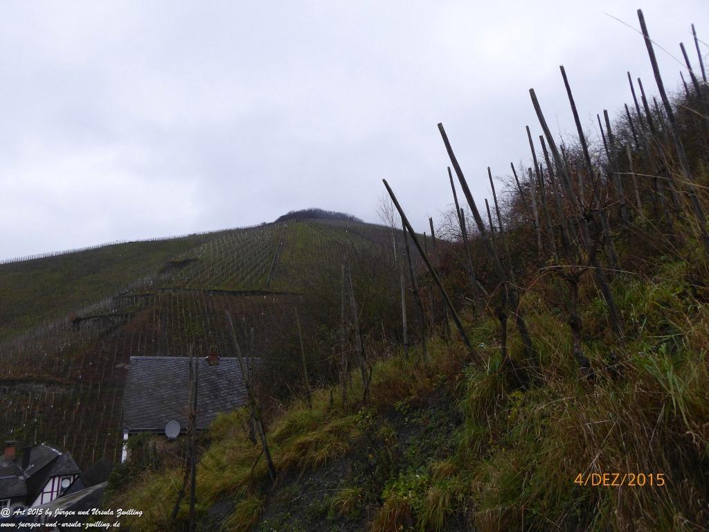 Mittelalterliches Bernkastel-Kues mit Weihnachtsmarkt