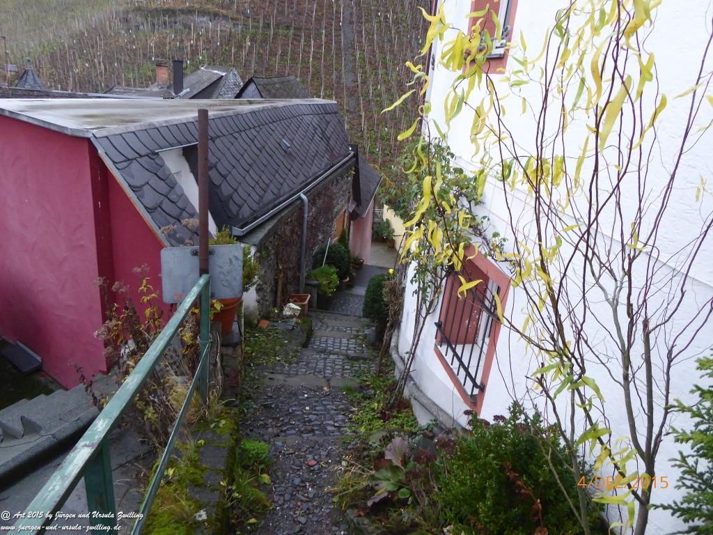 Mittelalterliches Bernkastel-Kues mit Weihnachtsmarkt