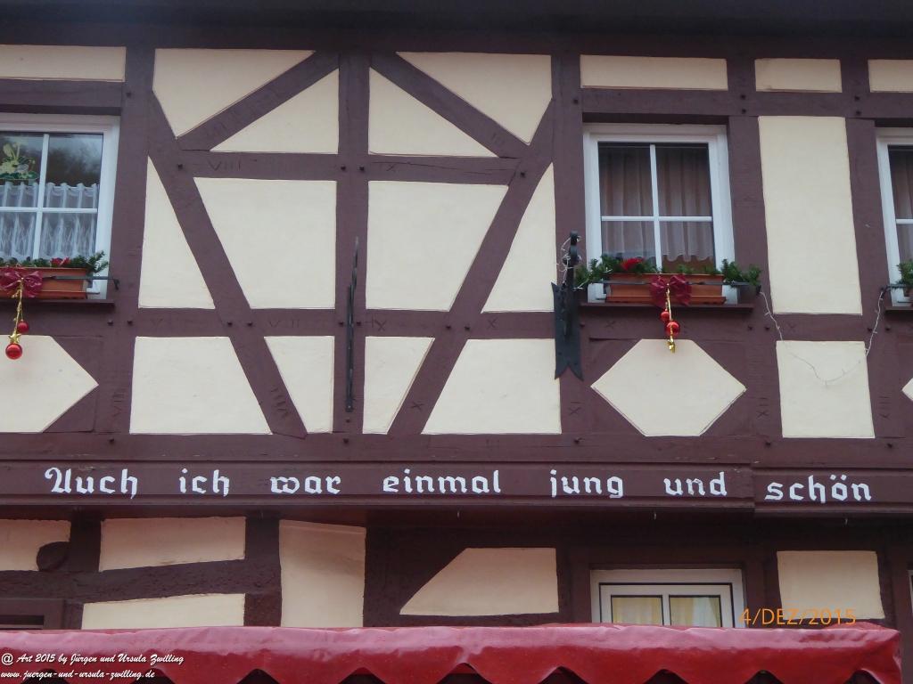 Mittelalterliches Bernkastel-Kues mit Weihnachtsmarkt