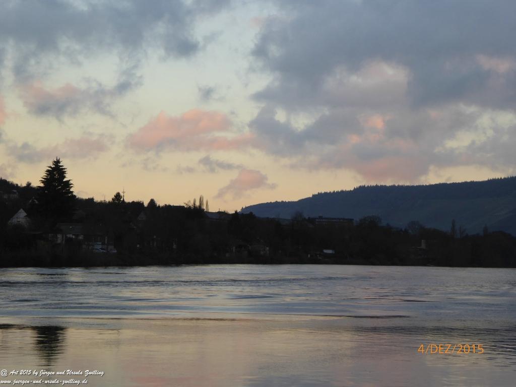 Mittelalterliches Bernkastel-Kues mit Weihnachtsmarkt