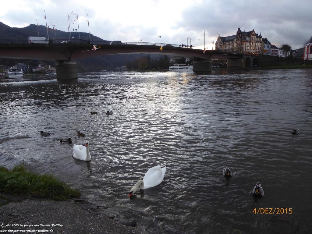Mittelalterliches Bernkastel-Kues mit Weihnachtsmarkt