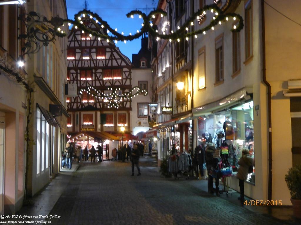 Mittelalterliches Bernkastel-Kues mit Weihnachtsmarkt 