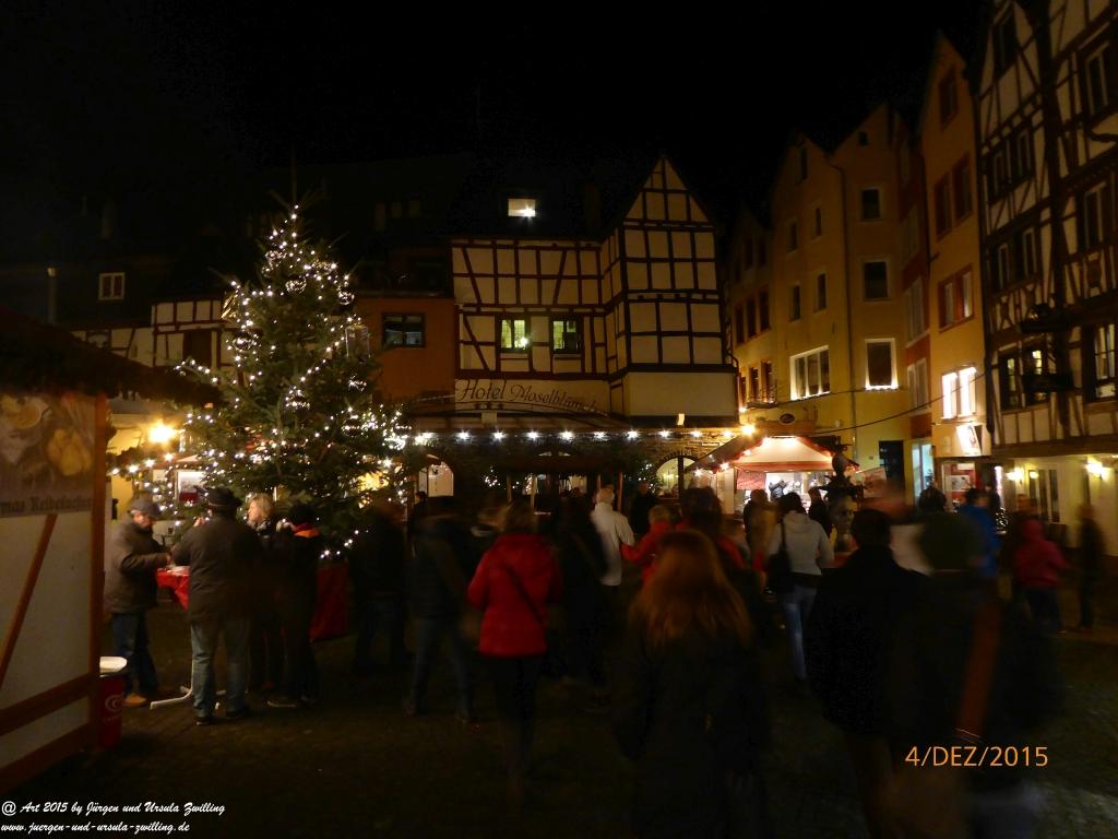 Mittelalterliches Bernkastel-Kues mit Weihnachtsmarkt 