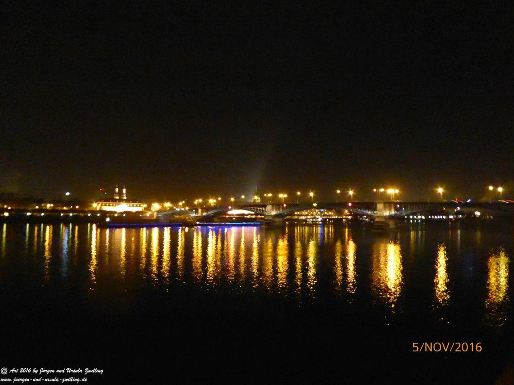 Mainz am Rhein bei Nacht