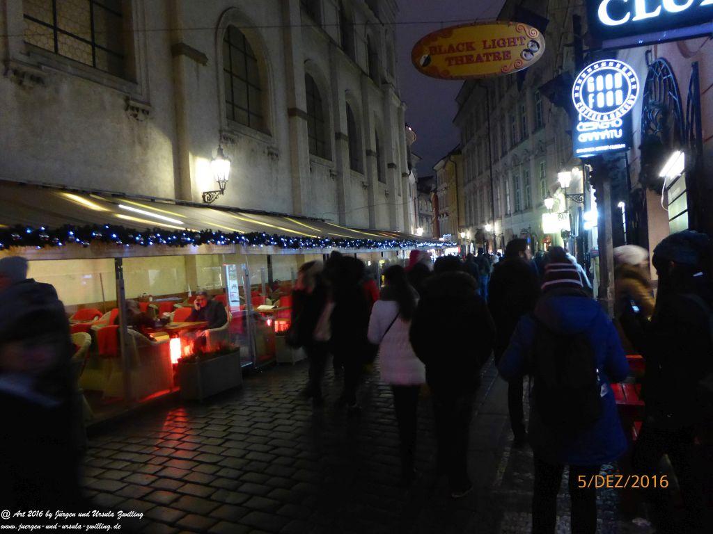  Prag in der  Nacht  - Tschechien