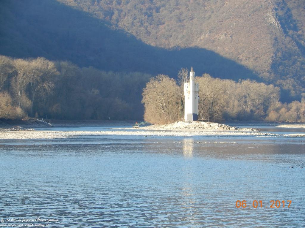 Niedrigwasser am  Rhein bei Bingen - Mäuseturm 